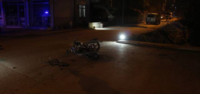 Erbaa'da hafif ticari araçla motosiklet çarpıştı: 1 yaralı 